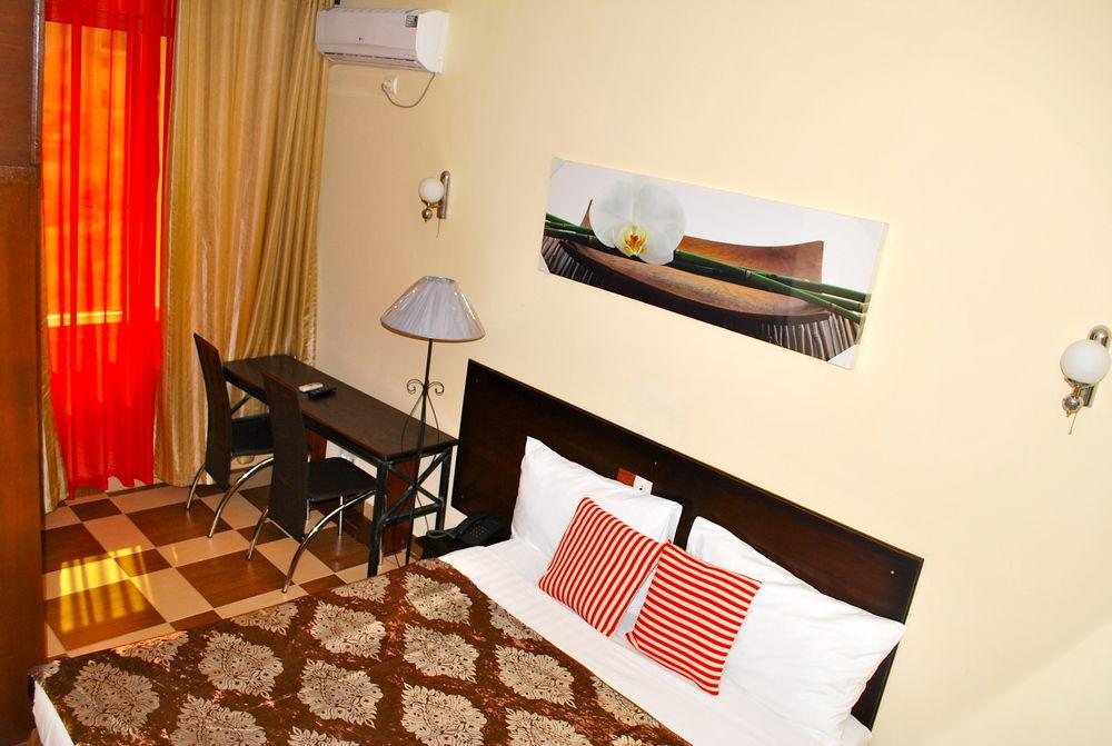 Yaahot Hotell Yaoundé Exteriör bild