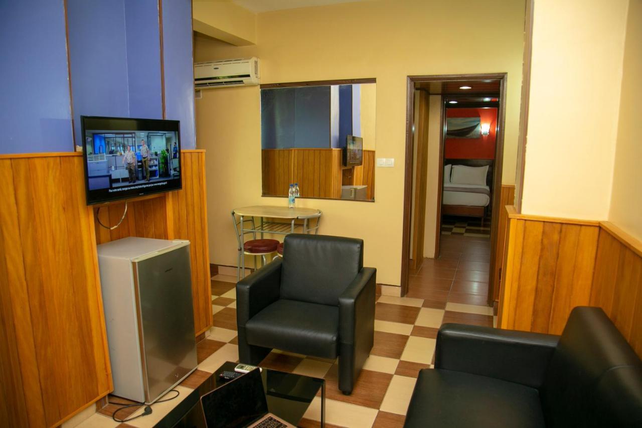 Yaahot Hotell Yaoundé Exteriör bild