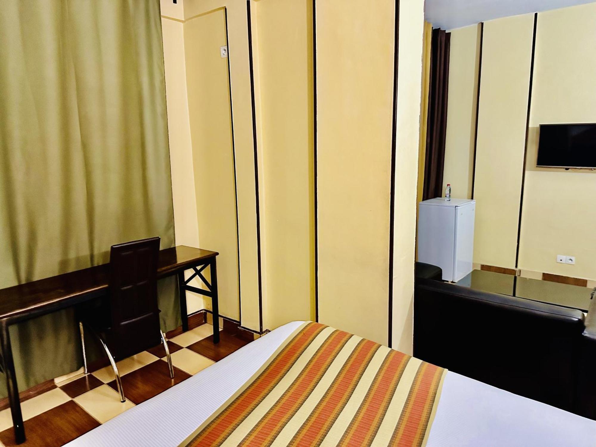 Yaahot Hotell Yaoundé Exteriör bild
