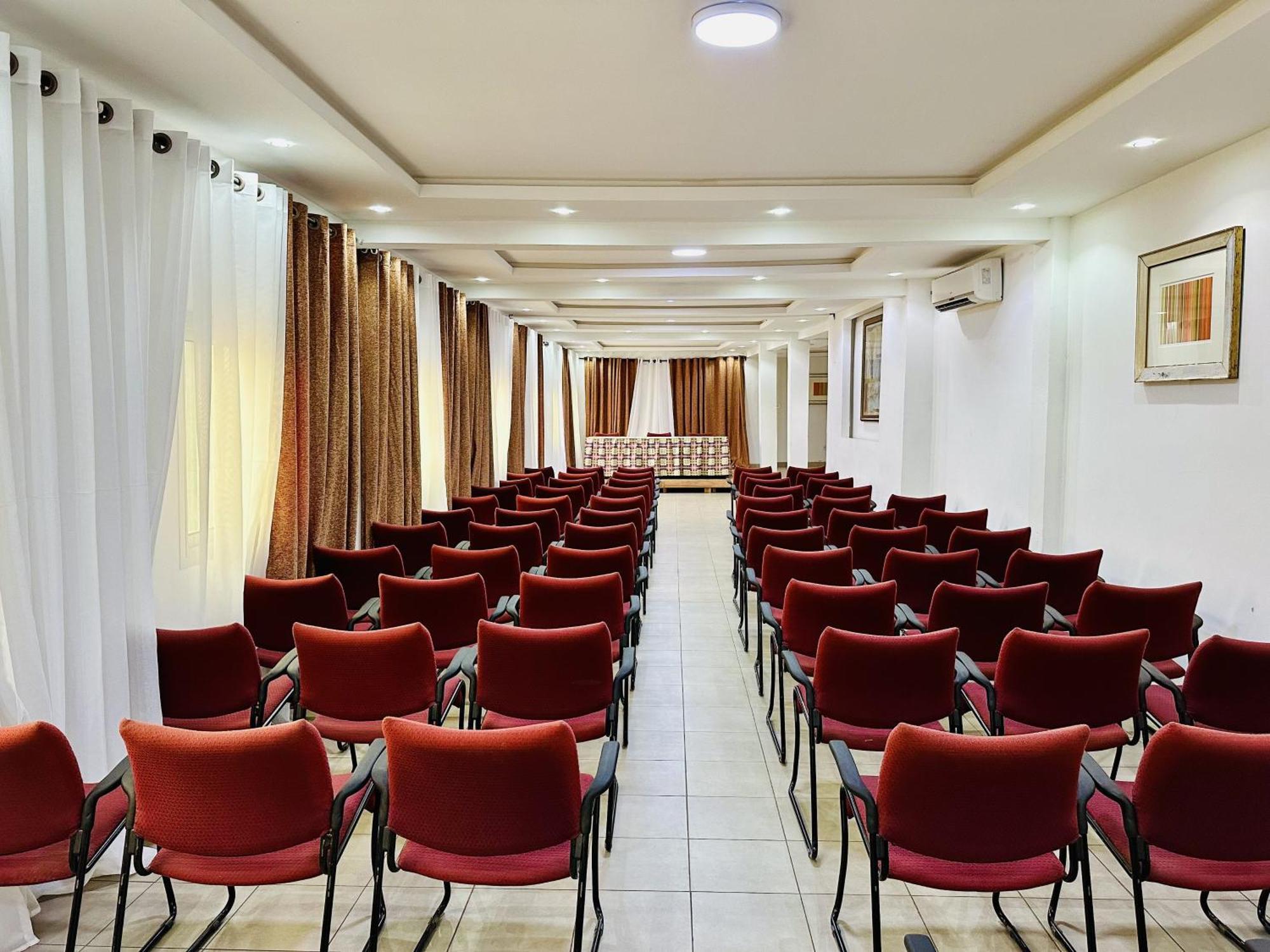 Yaahot Hotell Yaoundé Exteriör bild