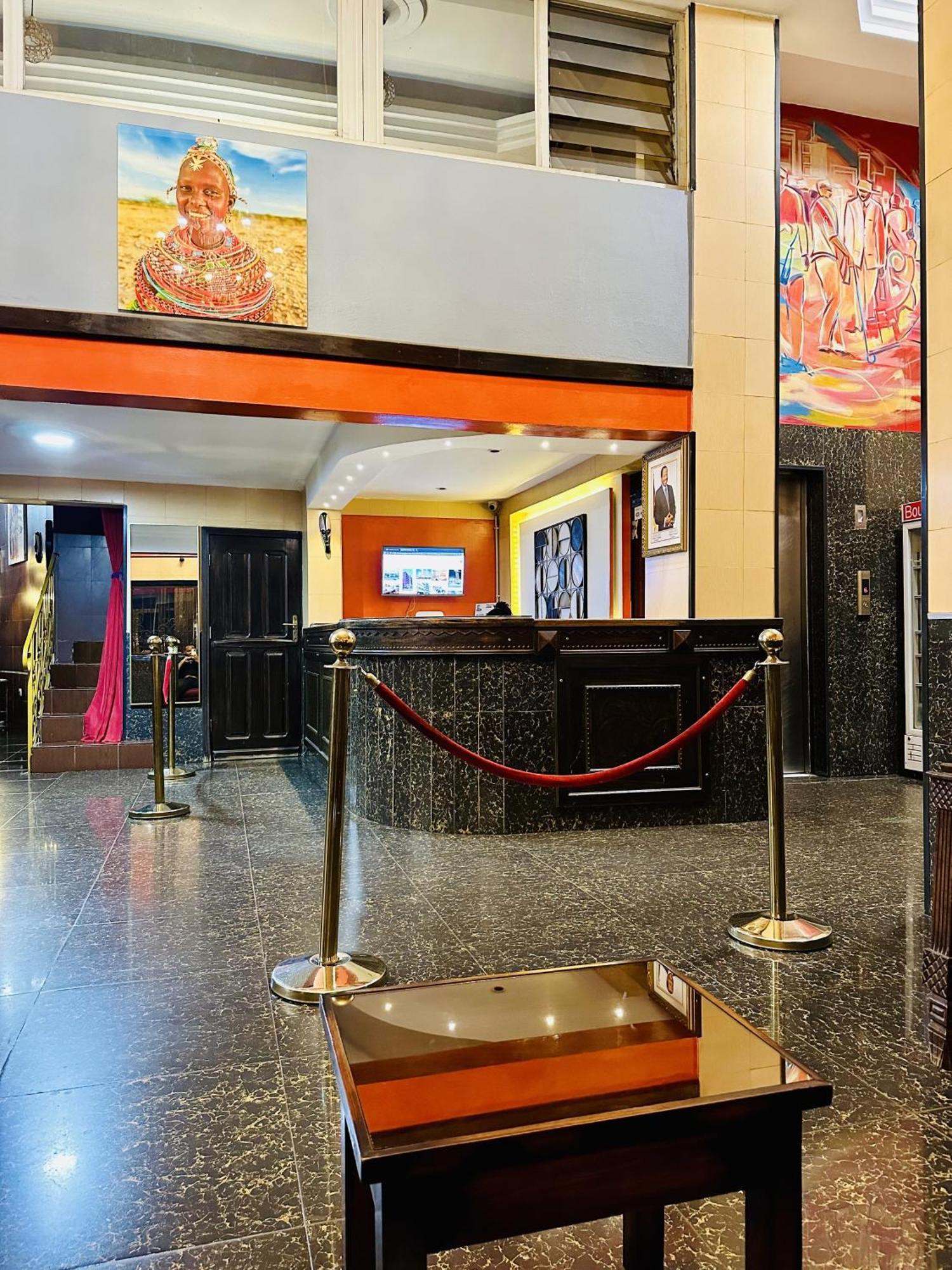Yaahot Hotell Yaoundé Exteriör bild