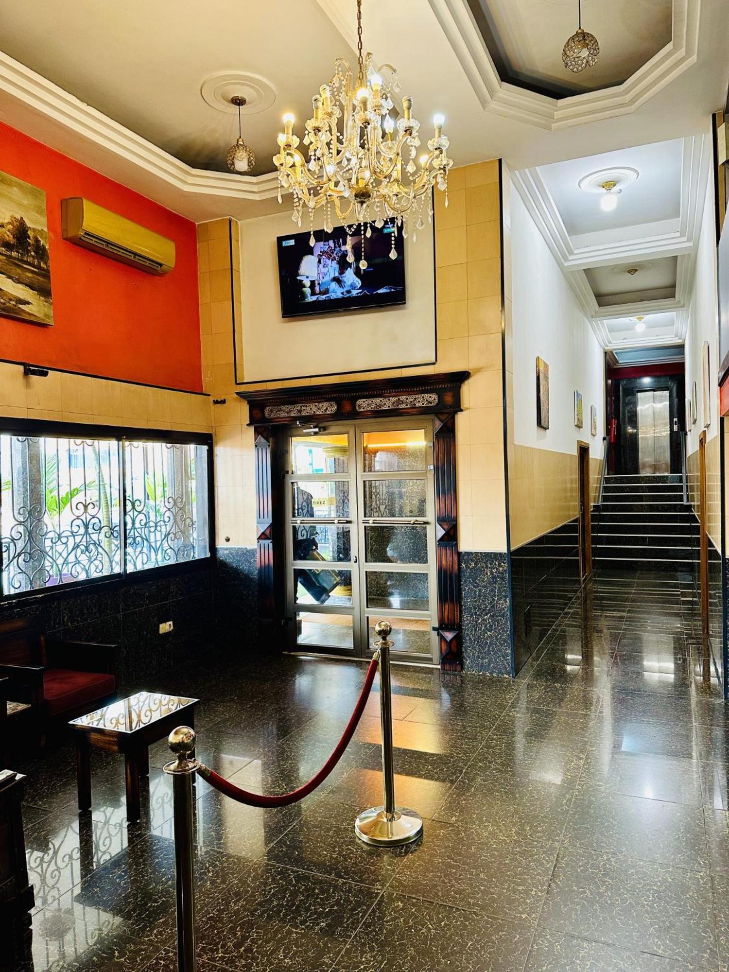 Yaahot Hotell Yaoundé Exteriör bild