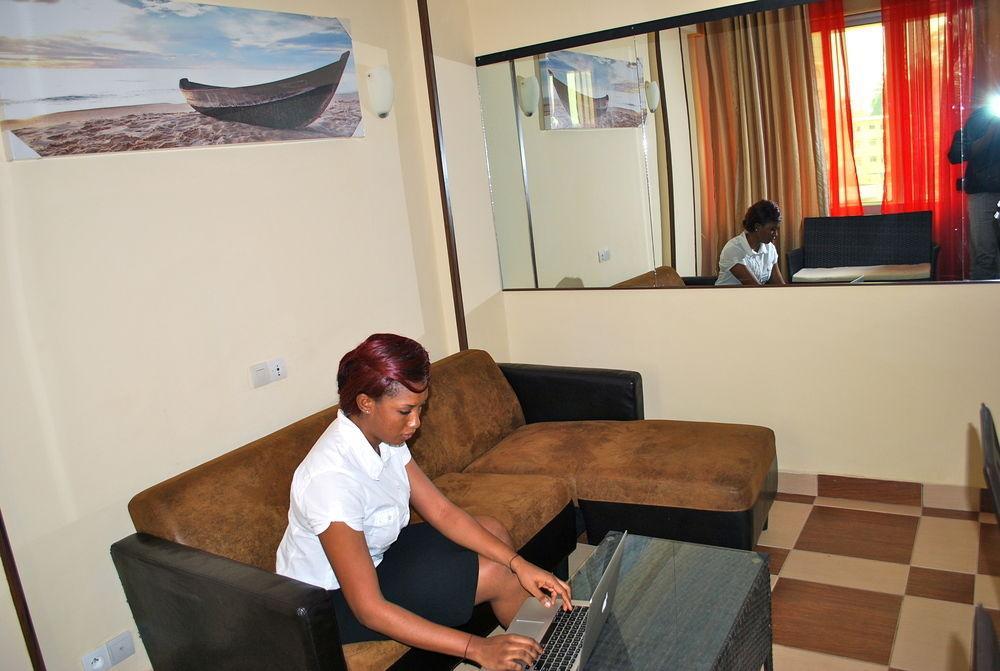 Yaahot Hotell Yaoundé Exteriör bild