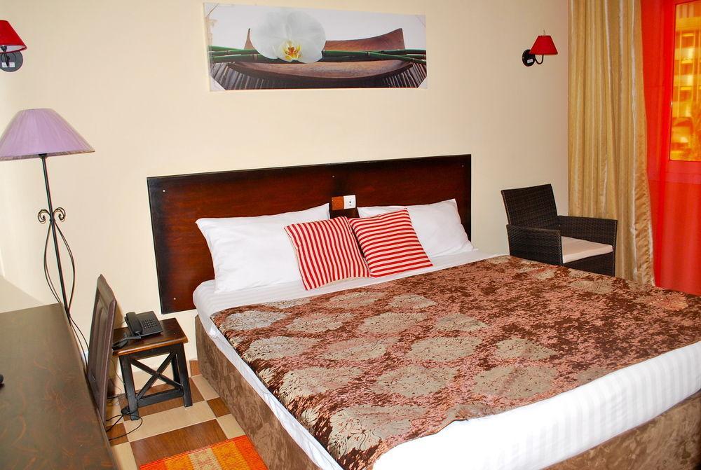 Yaahot Hotell Yaoundé Exteriör bild