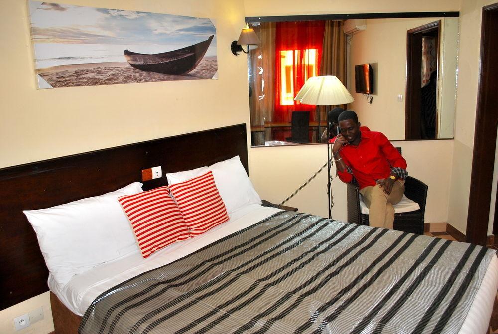 Yaahot Hotell Yaoundé Exteriör bild